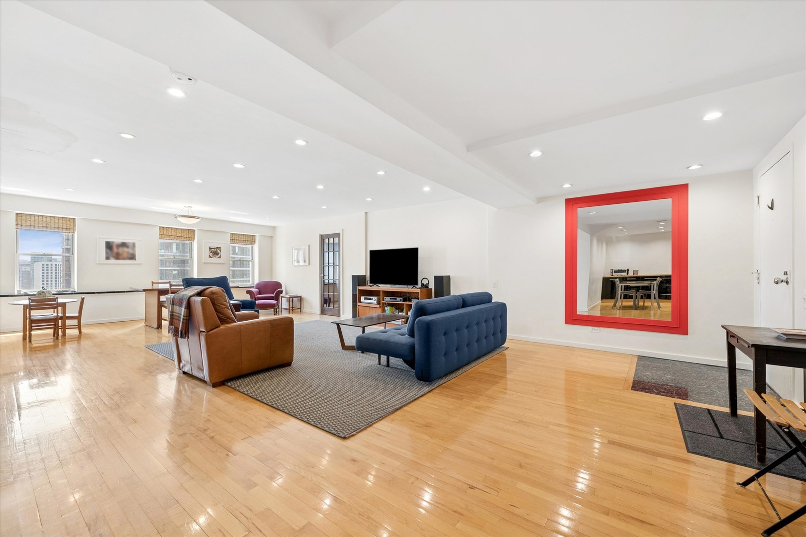 40 East 9th Street, Unit 1616 Chicago, IL 60605 - Photo 4 of 33