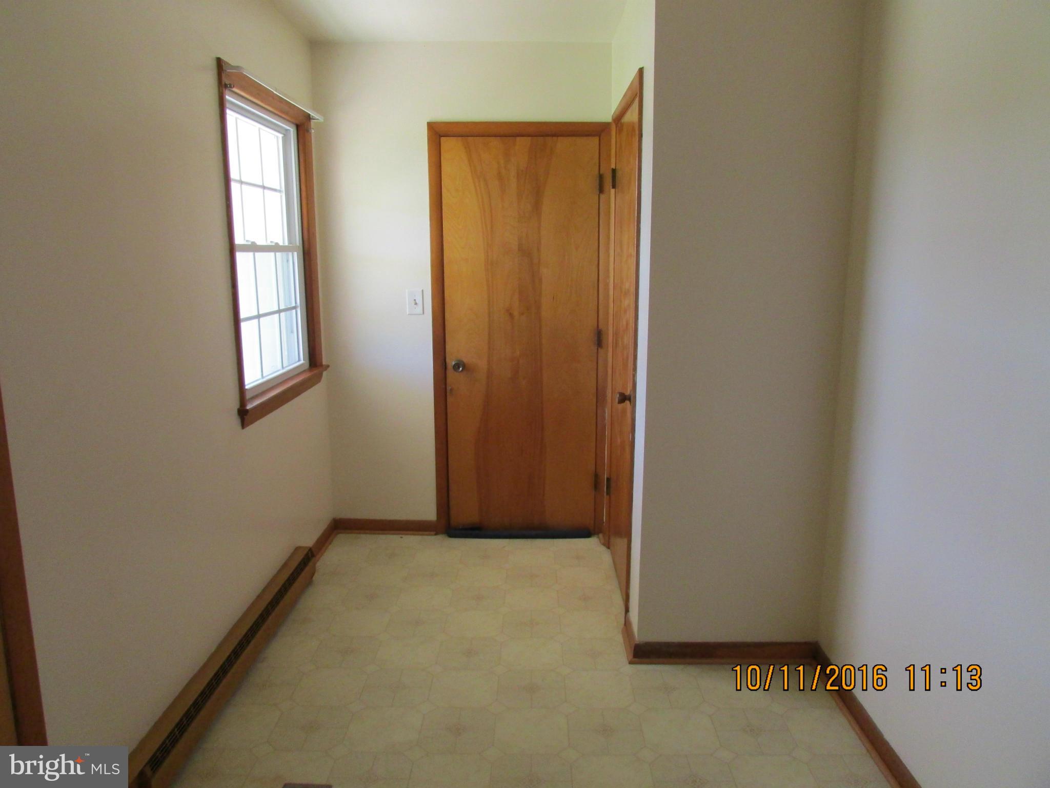 9250 Brown Church Road Mount Airy, MD 21771 - Photo 17 of 23 an empty room with windows