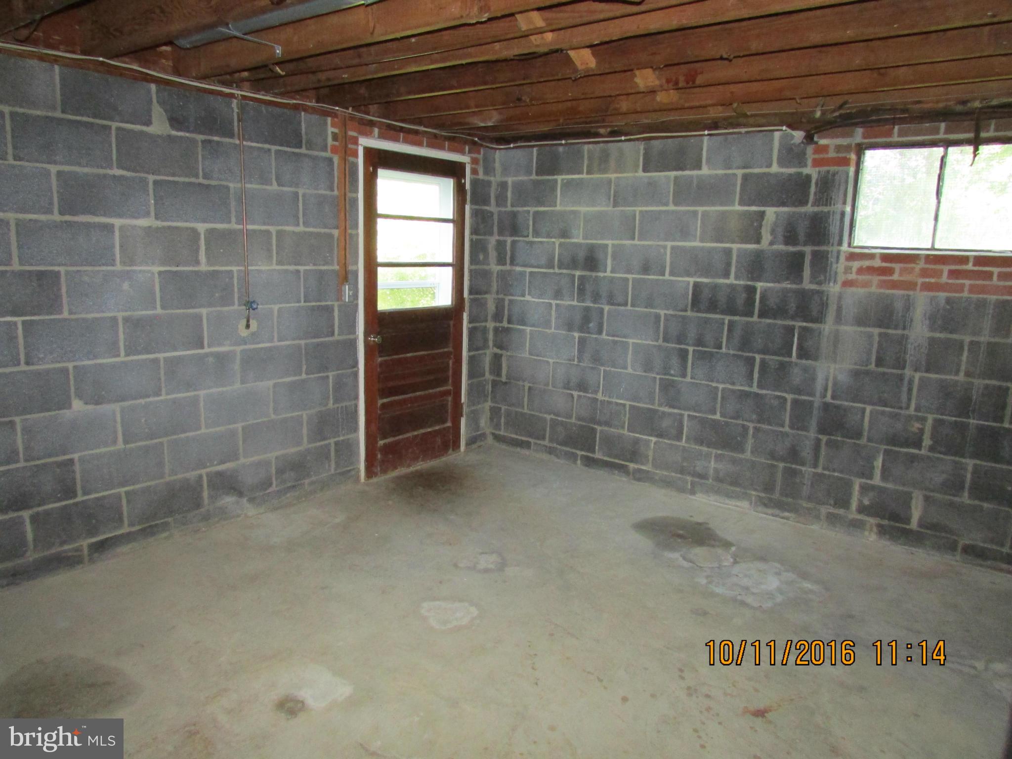 9250 Brown Church Road Mount Airy, MD 21771 - Photo 20 of 23 a view of a bathroom
