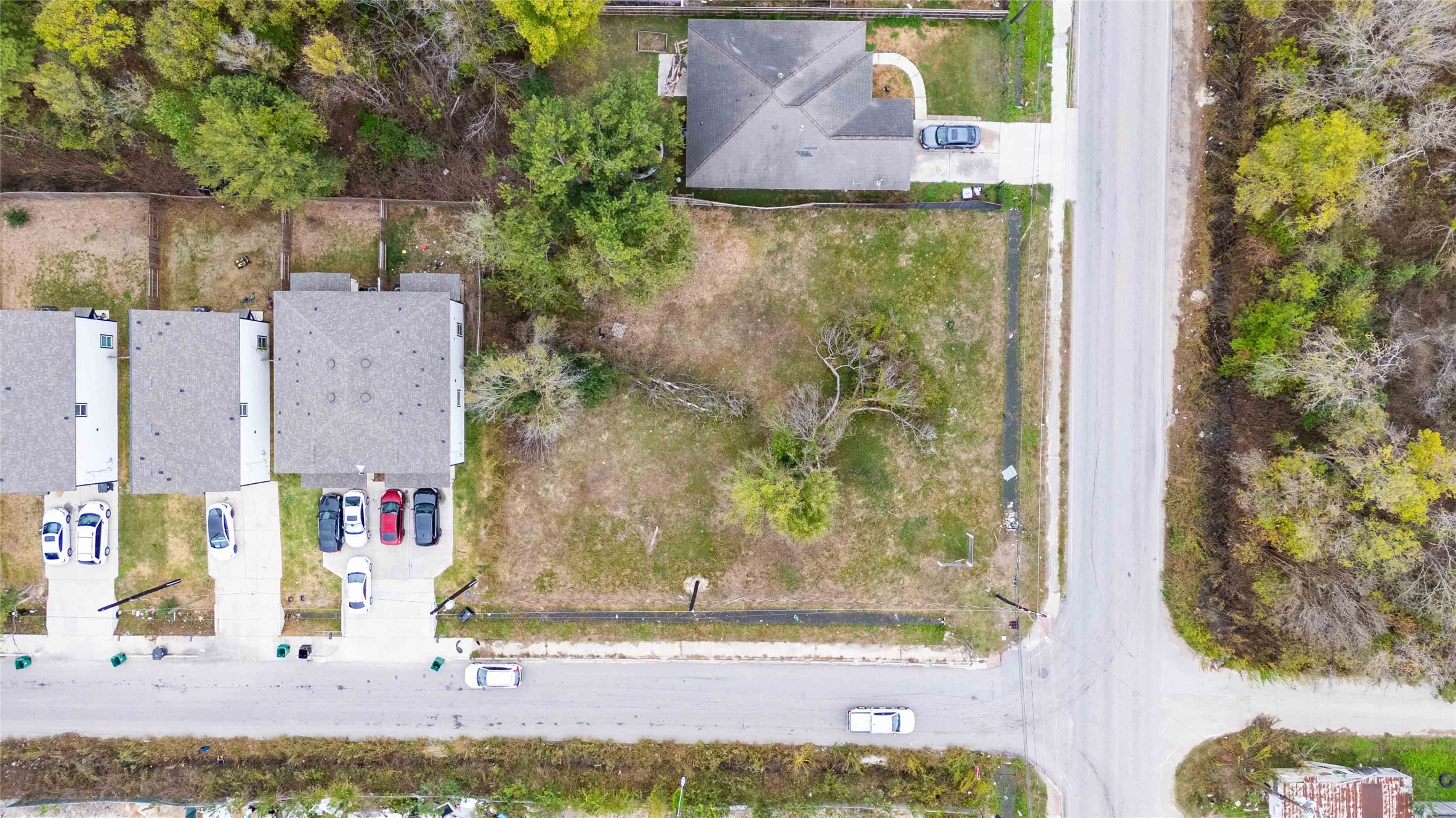 5403 East Houston Road Houston, TX 77028 - Photo 5 of 8 front view of a house with a yard