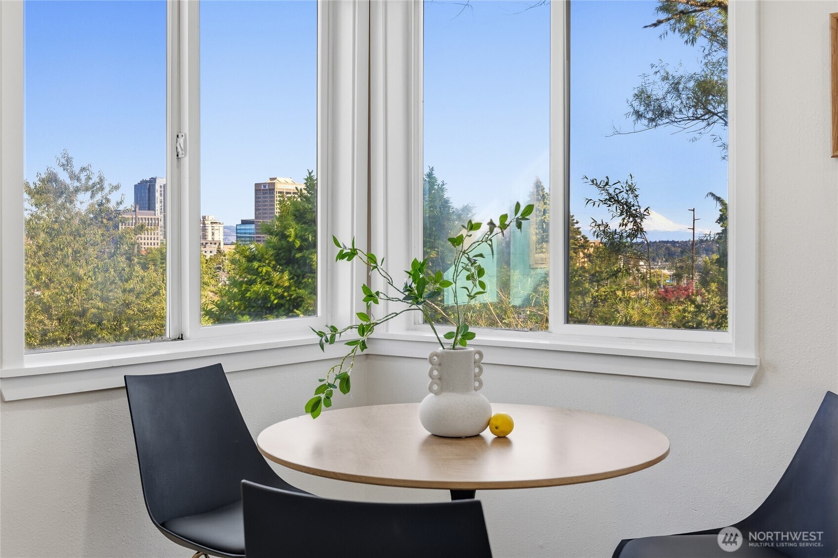 331 Northeast 53rd Street Seattle, WA 98105 - Photo 15 of 40