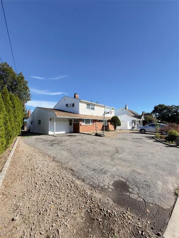 $5,200 | 39 Alpine Lane, Hicksville, NY 11801