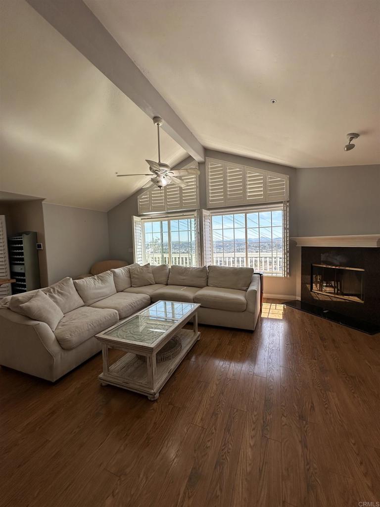 945 Deodar Road Escondido, CA 92026 - Photo 3 of 17