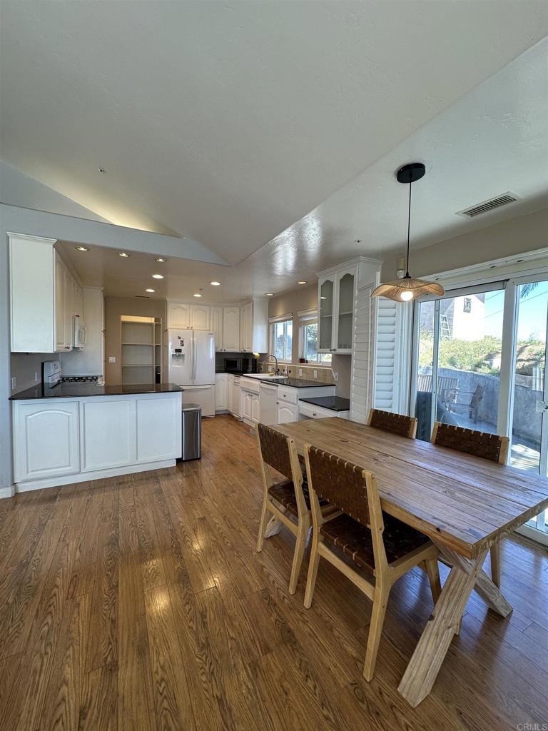 945 Deodar Road Escondido, CA 92026 - Photo 4 of 17