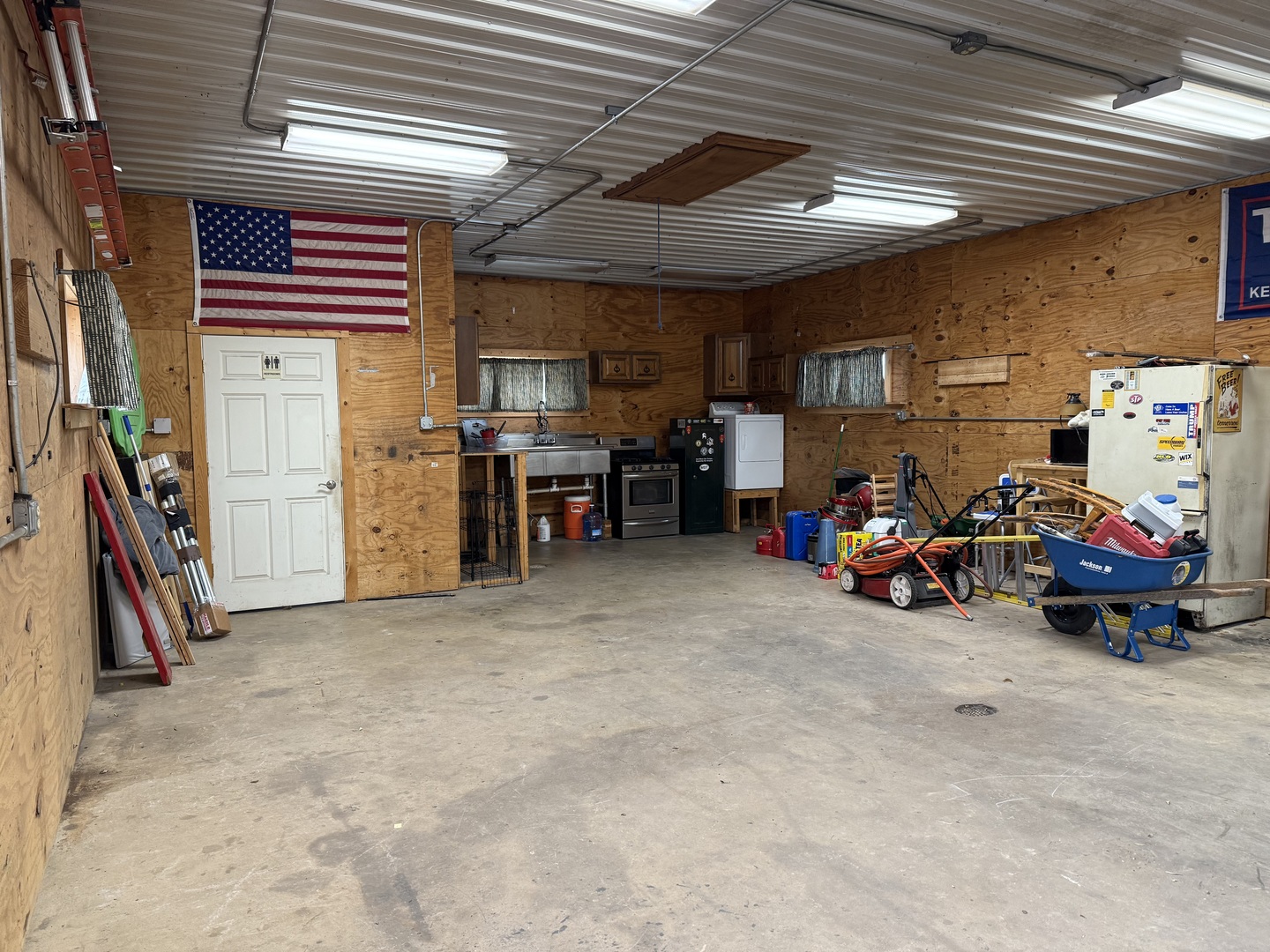 411 Jefferson Street Henry, IL 61537 - Photo 16 of 17 a view of a garage with furniture