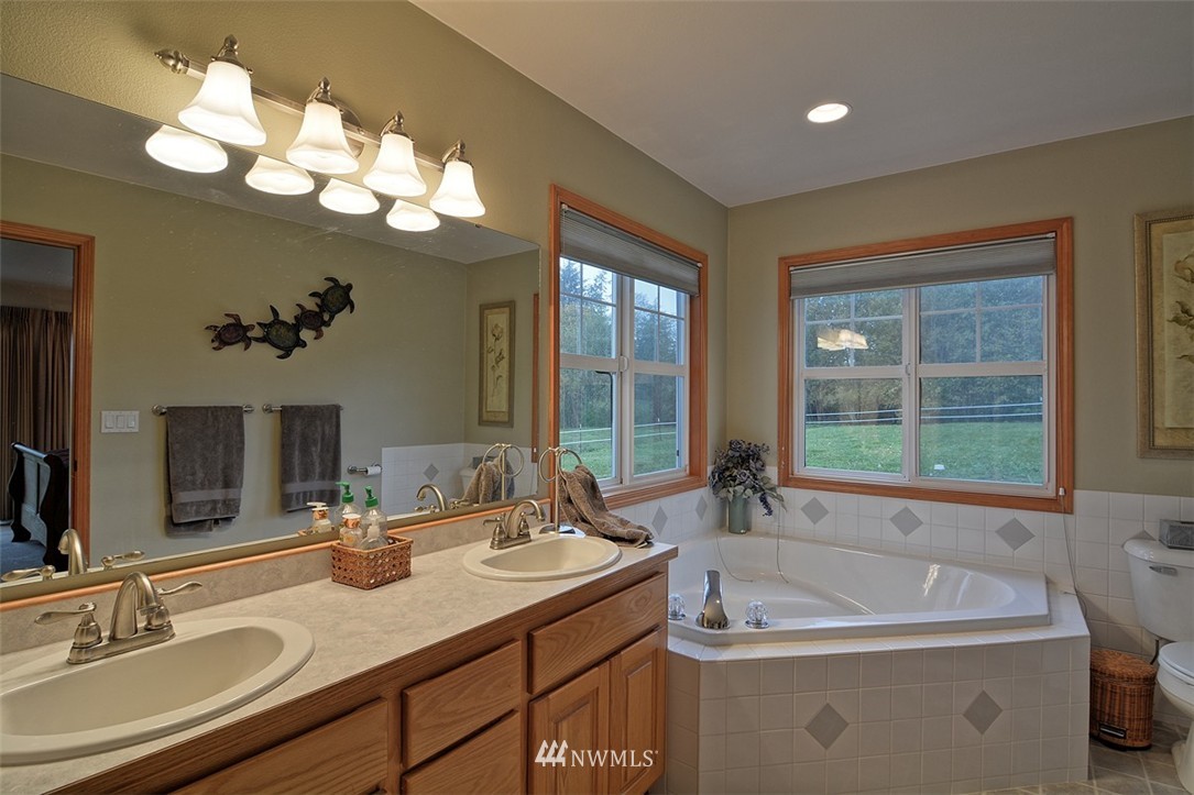 295 South Camano Ridge Road Camano Island, WA 98282 - Photo 11 of 25 Gallery Image 11