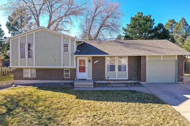 $369,900 | 4622 Sprucewood Drive, Colorado Springs, CO 80918