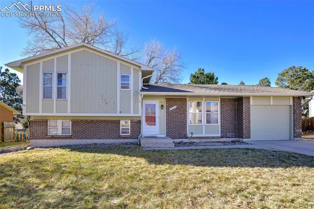 $369,900 | 4622 Sprucewood Drive, Colorado Springs, CO 80918