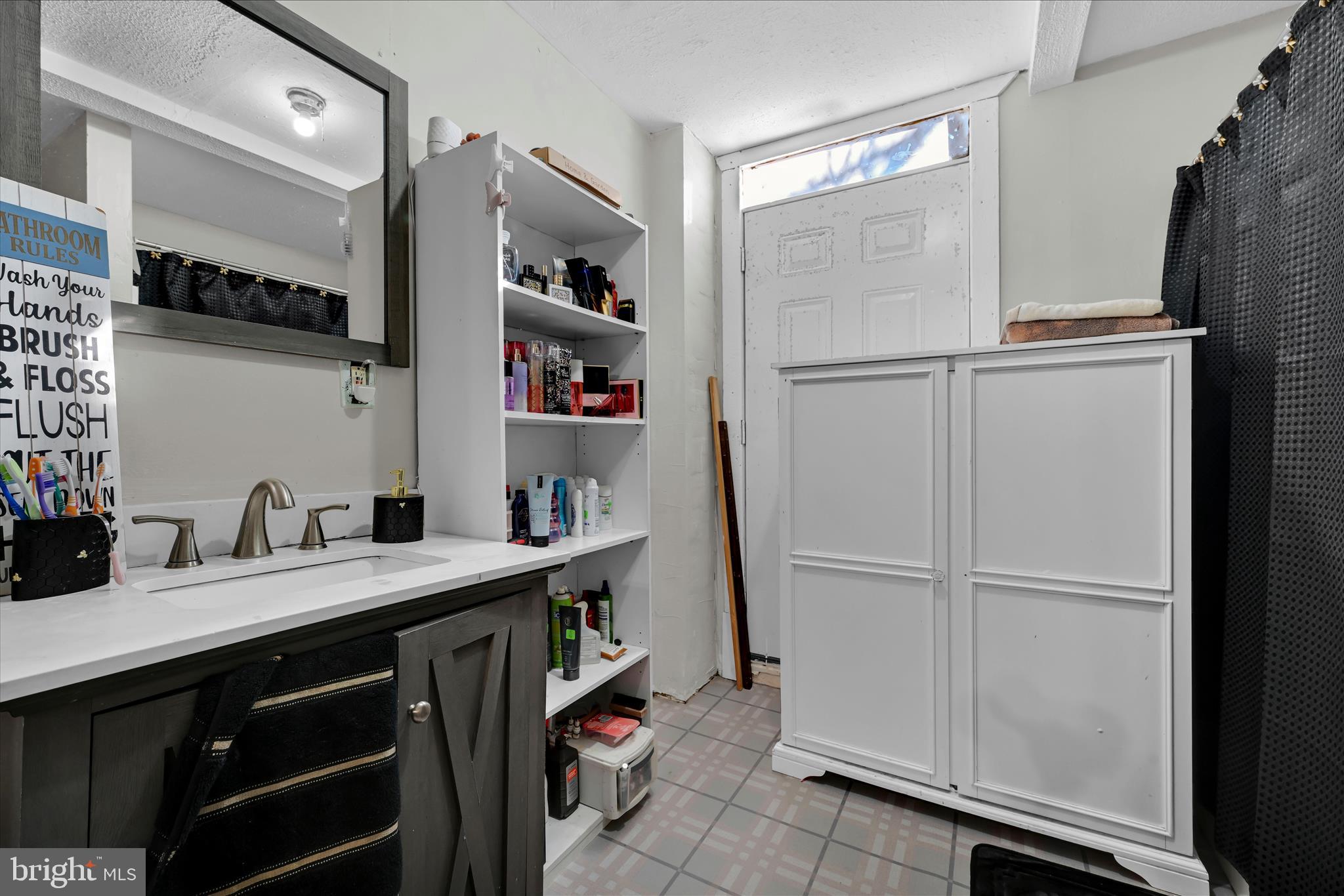 431 Cedar Street Reading, PA 19601 - Photo 18 of 23 Bathroom
