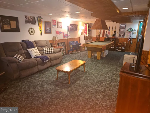 $2,400 | 5860 Magdalena Street, Philadelphia, PA 19128