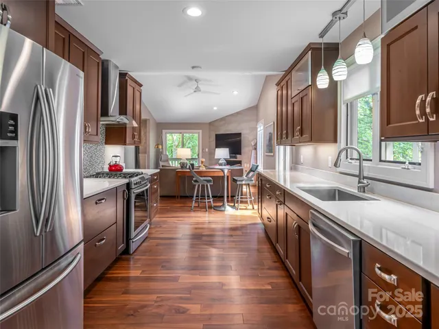 $765,000 | 1302 Timber Trail, Asheville, NC 28804