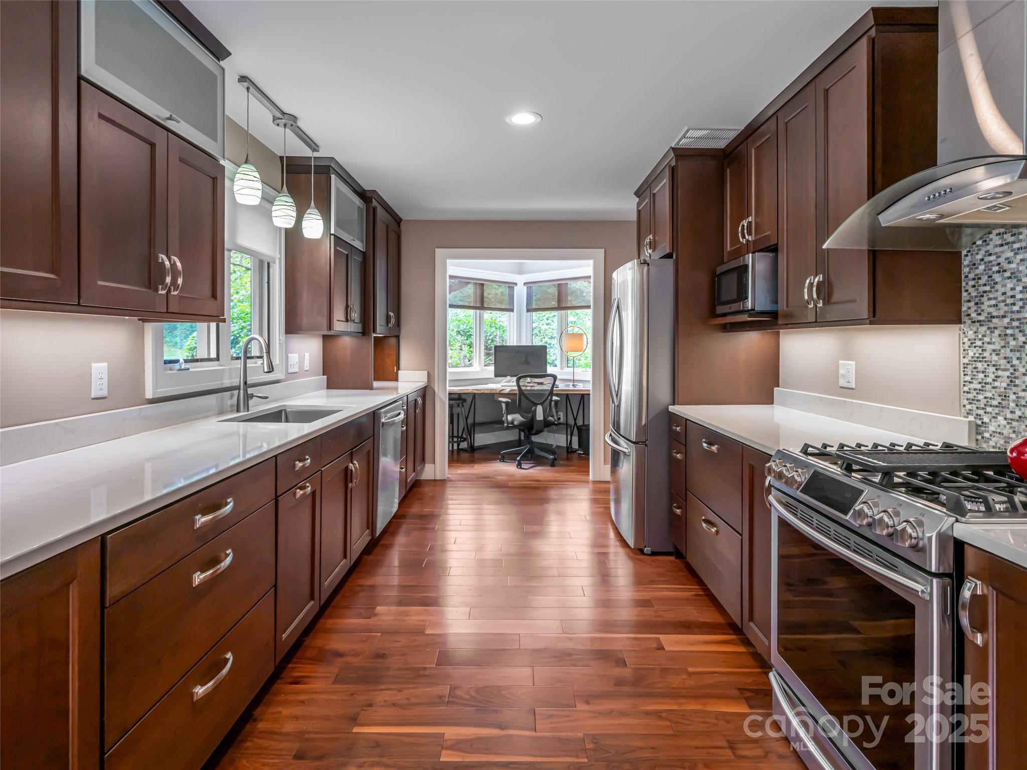 1302 Timber Trail Asheville, NC 28804 - Photo 9 of 36