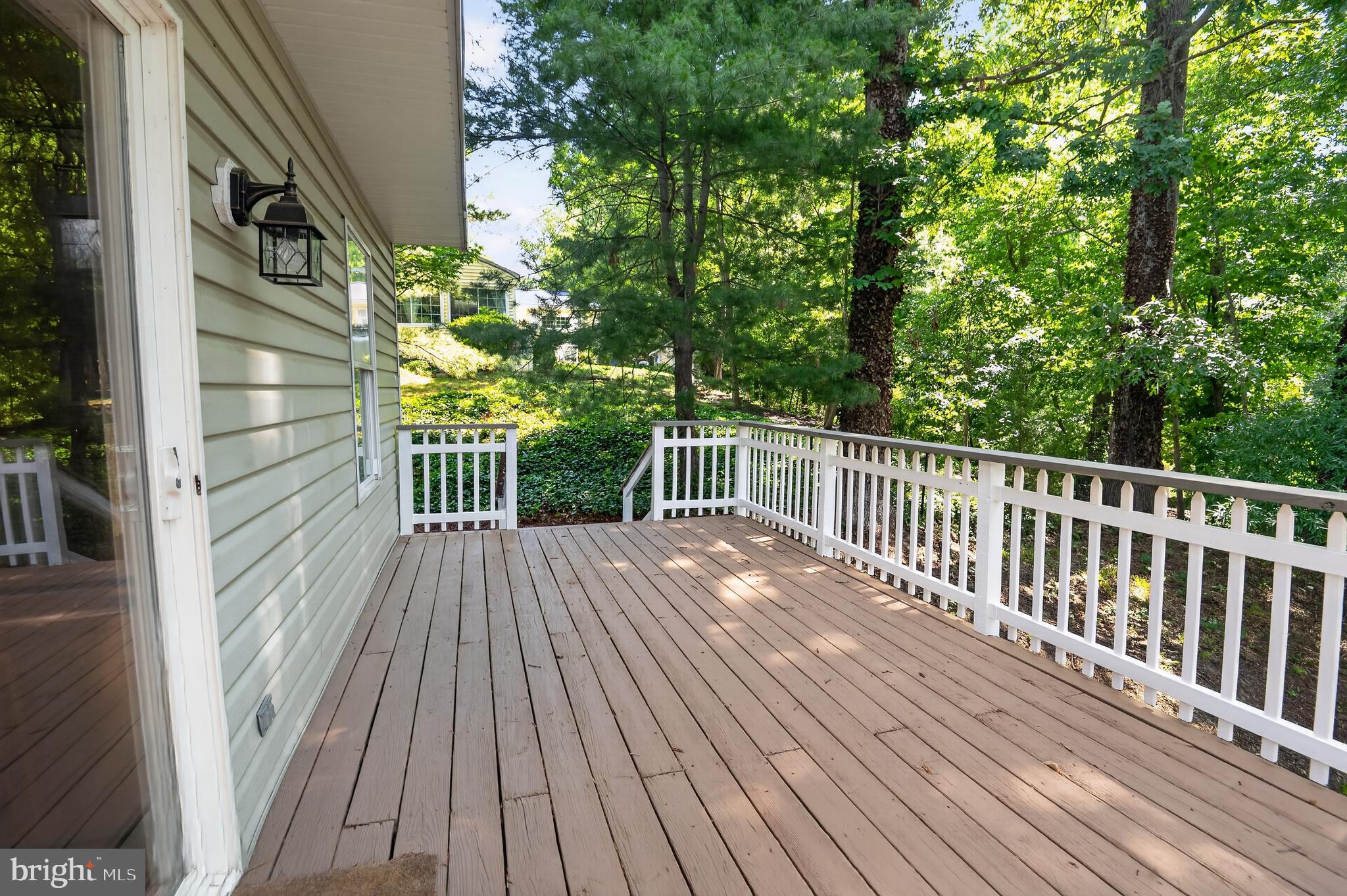 607 Overhill Drive Edgewater, MD 21037 - Photo 23 of 27 Rear Deck