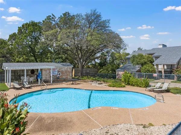 $220,000 | 2901 Lake Shore Drive, Unit 407, Waco, TX 76708