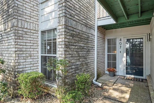 $220,000 | 2901 Lake Shore Drive, Unit 407, Waco, TX 76708