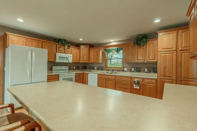 $799,000 | 5995 Section Line Road, Dodgeville, WI 53533