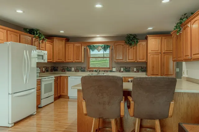 $799,000 | 5995 Section Line Road, Dodgeville, WI 53533