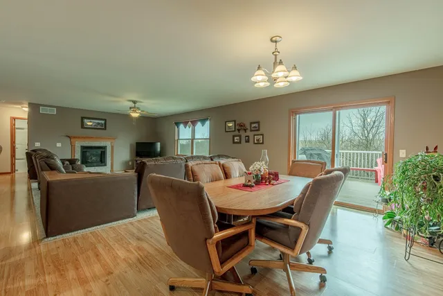 $799,000 | 5995 Section Line Road, Dodgeville, WI 53533