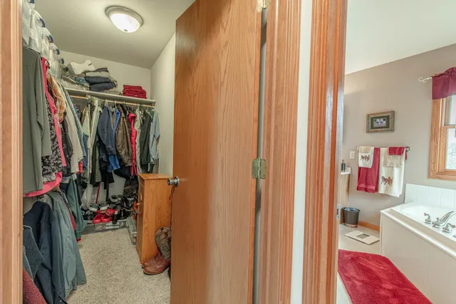 $799,000 | 5995 Section Line Road, Dodgeville, WI 53533