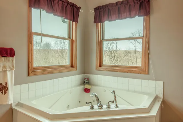 $799,000 | 5995 Section Line Road, Dodgeville, WI 53533