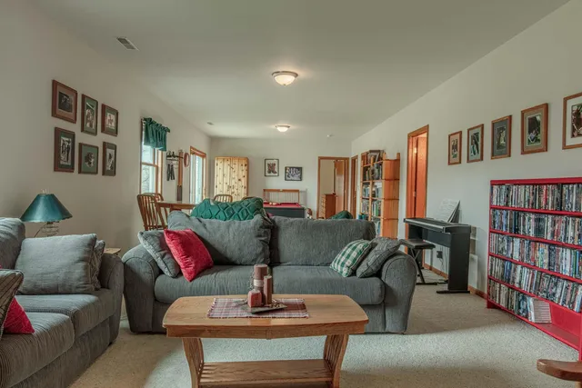 $799,000 | 5995 Section Line Road, Dodgeville, WI 53533