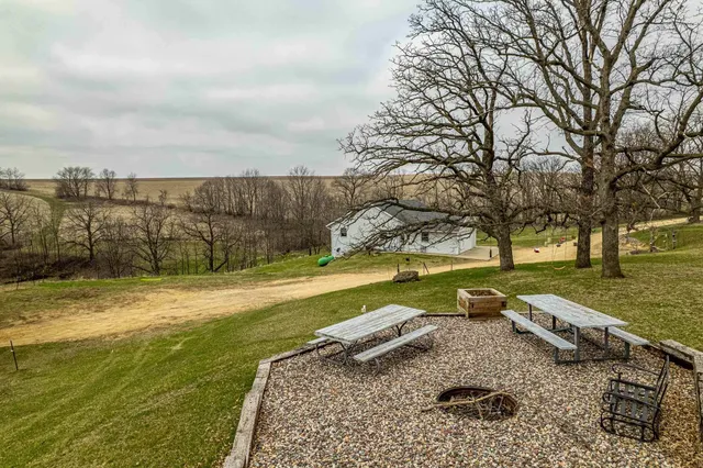 $799,000 | 5995 Section Line Road, Dodgeville, WI 53533