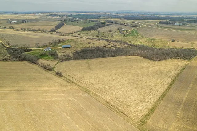 $799,000 | 5995 Section Line Road, Dodgeville, WI 53533