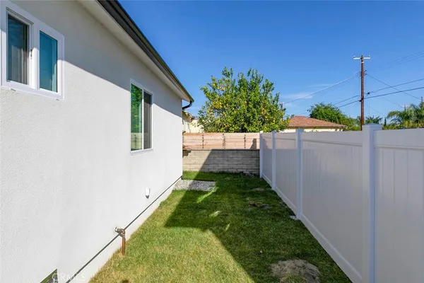 $4,200 | 12340 Lull Street, North Hollywood, CA 91605