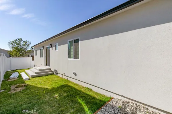 $4,200 | 12340 Lull Street, North Hollywood, CA 91605