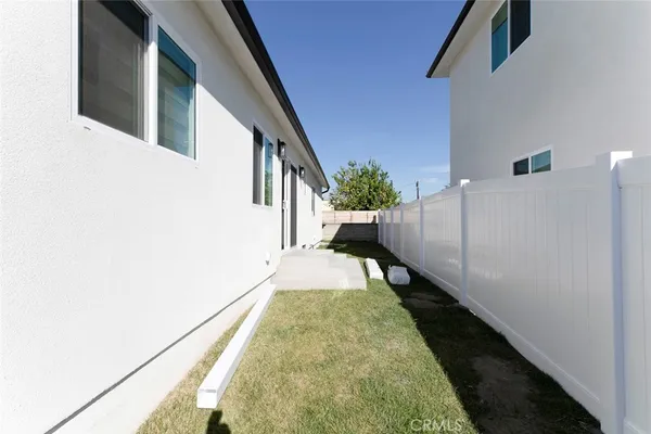 $4,200 | 12340 Lull Street, North Hollywood, CA 91605