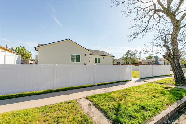 $4,200 | 12340 Lull Street, North Hollywood, CA 91605
