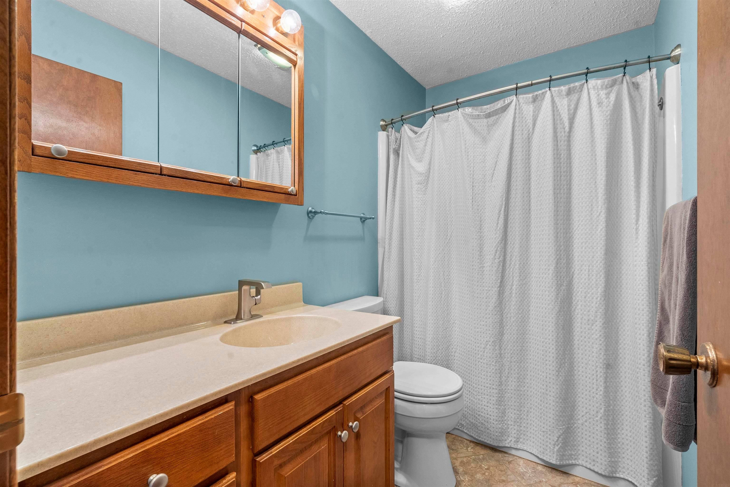 3917 Bradley Road, Unit H Waterloo, IA 50701 - Photo 13 of 17 Gallery Image 13