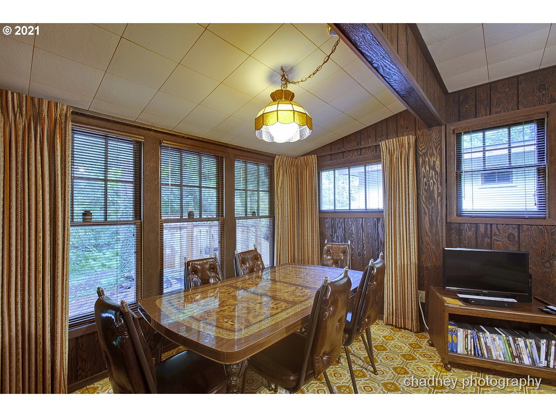 71594 East Minikahda Avenue Rhododendron, OR 97049 - Photo 14 of 27 a view of a livingroom with furniture window and wooden floor