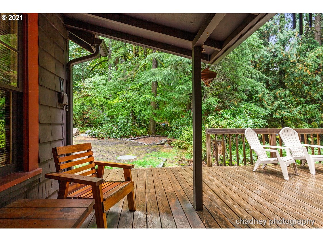 71594 East Minikahda Avenue Rhododendron, OR 97049 - Photo 23 of 27 a balcony with wooden floor and outdoor space