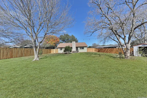 $1,600 | 308 Mountain Shadows, Live Oak, TX 78233