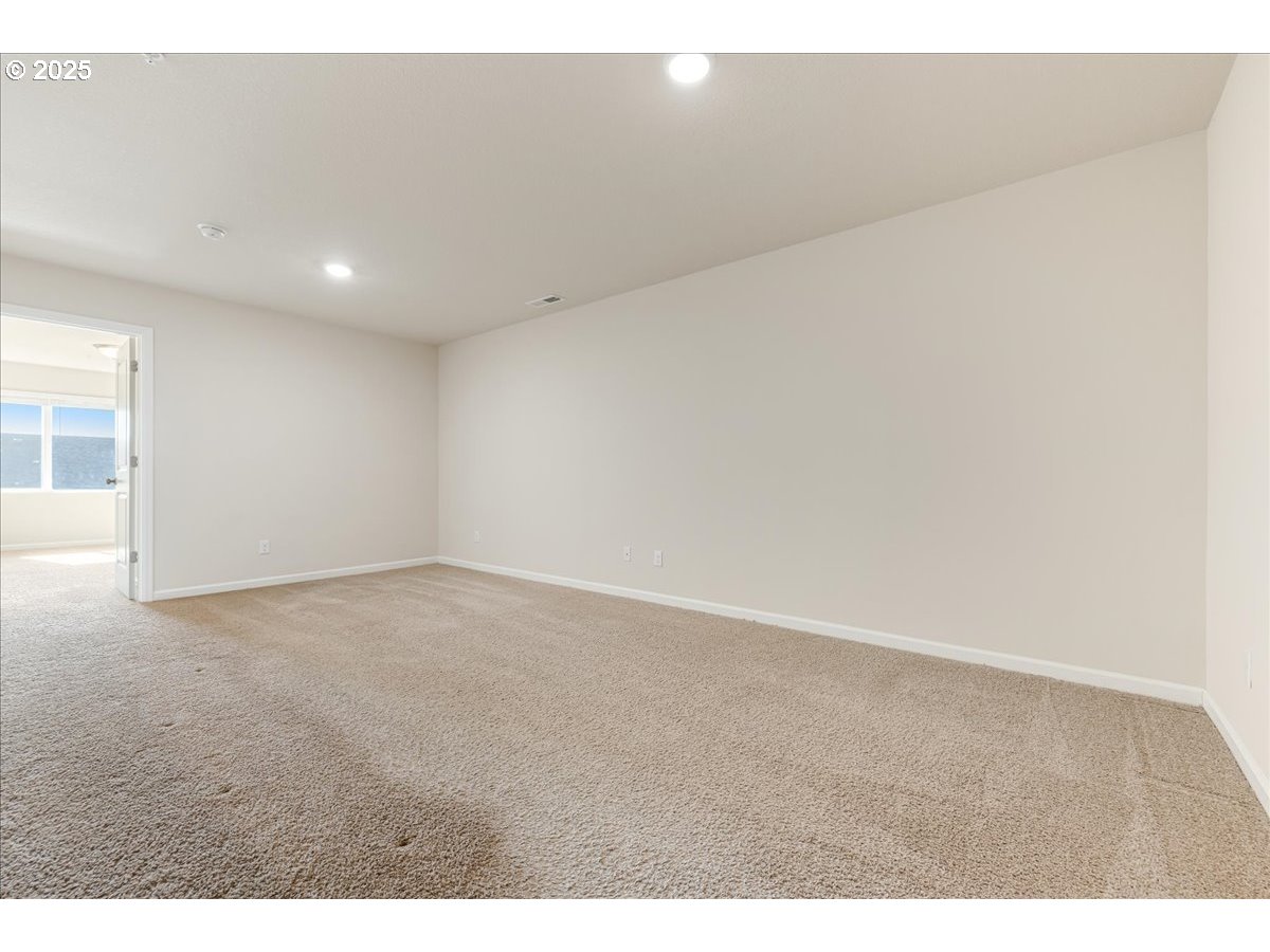 15630 Northwest Brugger Road Portland, OR 97229 - Photo 28 of 39 Loft