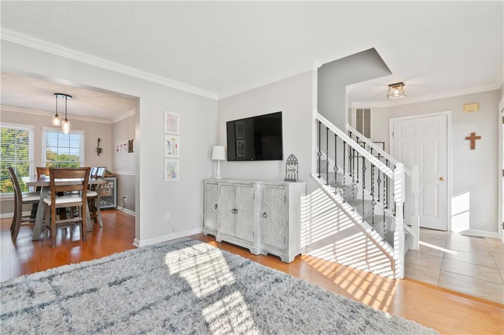 8840 Hilltop Road Irwin, PA 15642 - Photo 4 of 33 Gallery Image 4