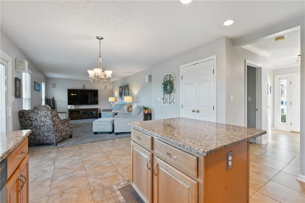 8840 Hilltop Road Irwin, PA 15642 - Photo 10 of 33 Gallery Image 10