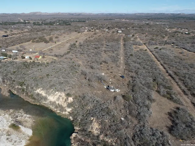 $475,000 | 945 Private Road 2310, Uvalde, TX 78801