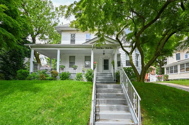 $1,400,000 | 33-44 159th Street | Murray Hill - Flushing