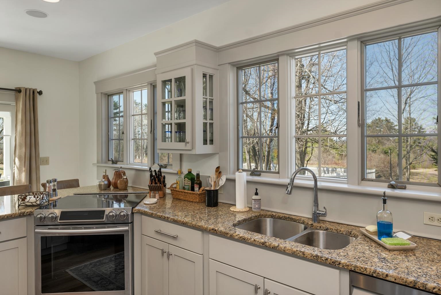 375 South Main Street Wolfeboro, NH 03894 - Photo 7 of 60