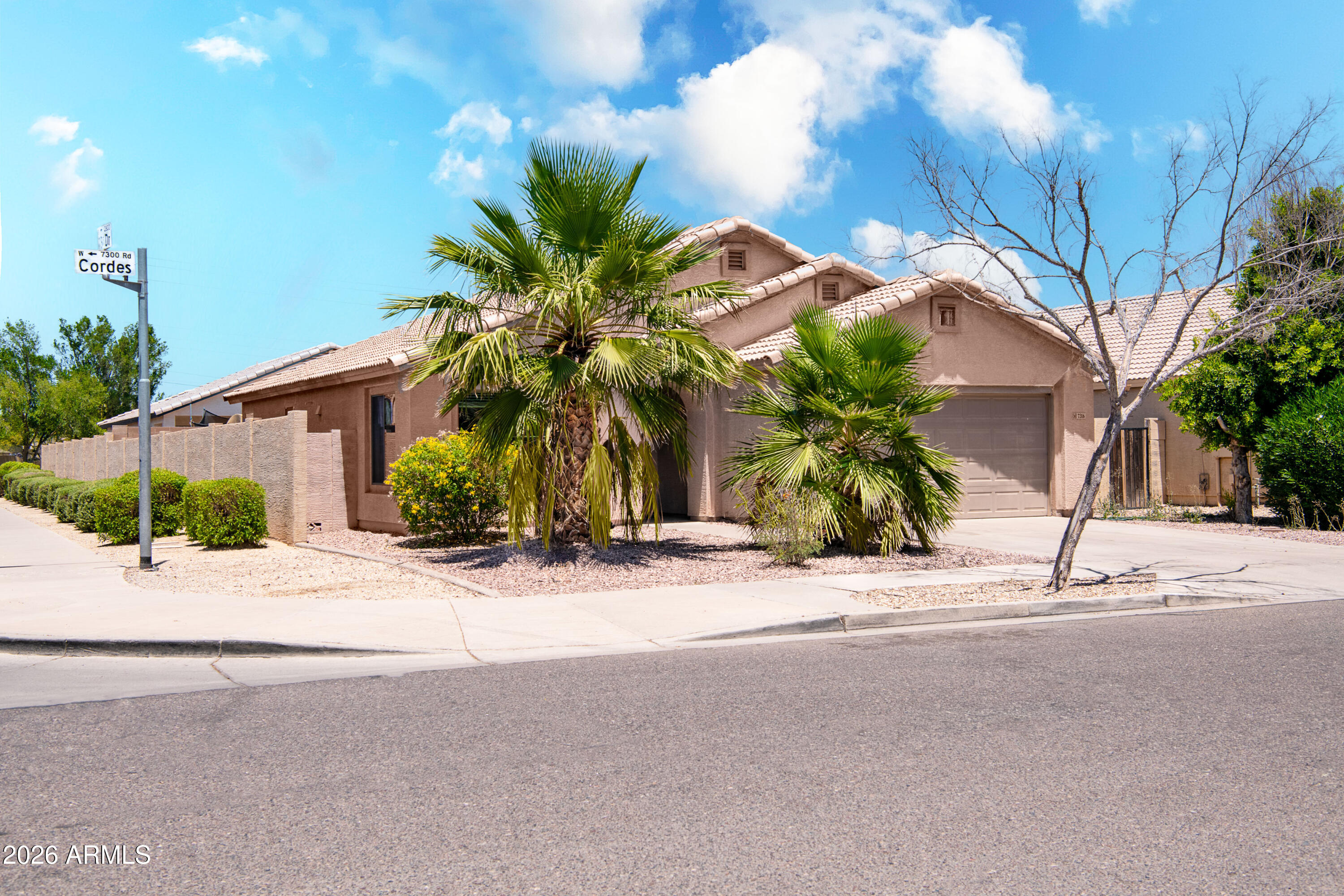 7316 West Cordes Road Phoenix, AZ 85043 - Photo 1 of 21 _GS12828