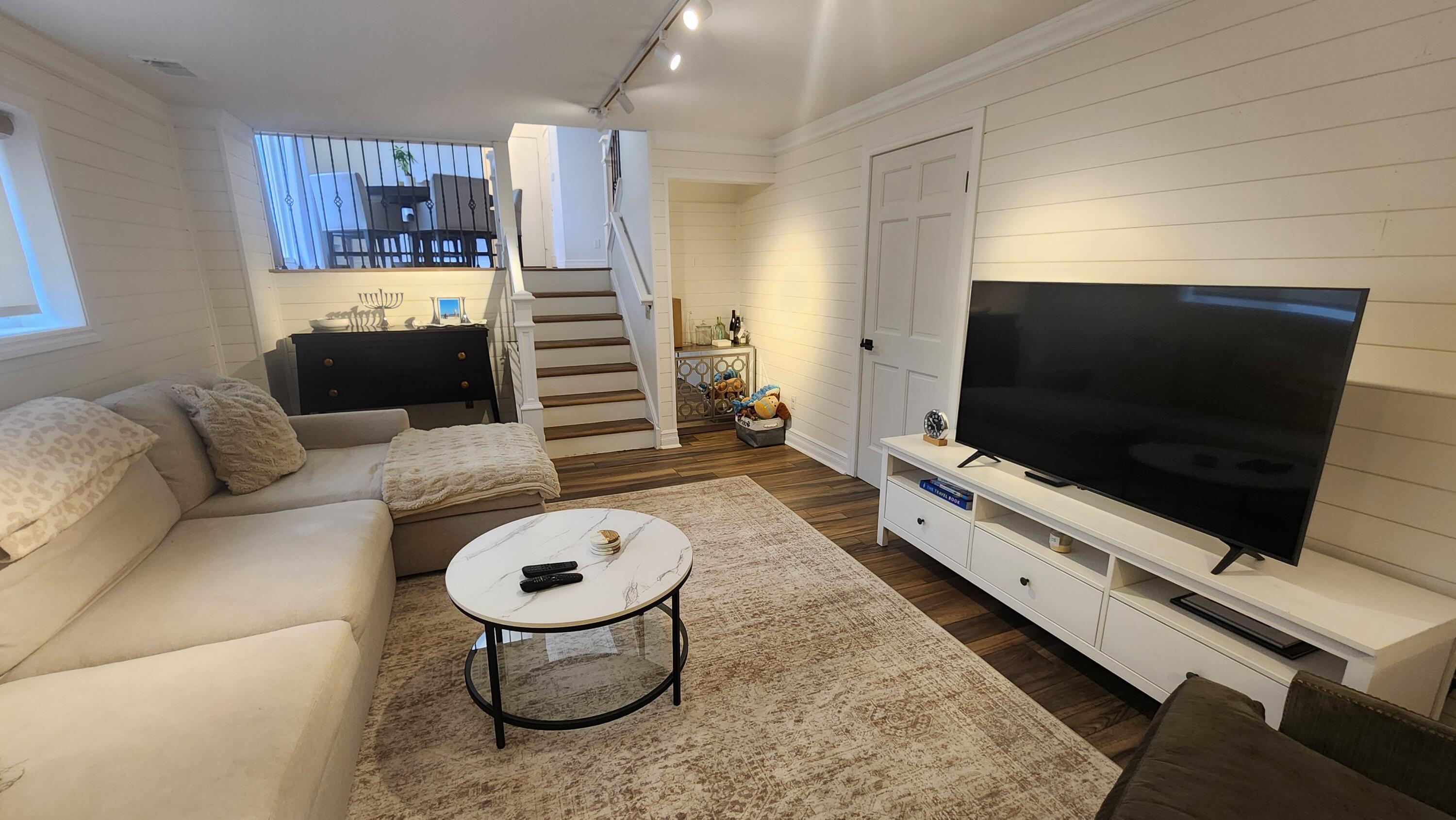 5145 Greer Road West Bloomfield, MI 48324 - Photo 10 of 24 Living Room