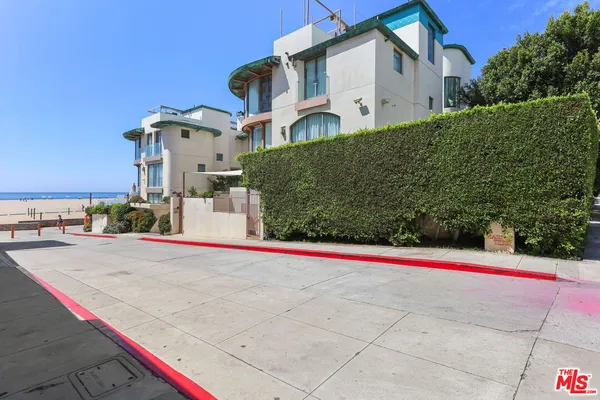 $30,000 | 11 Marine Terrace, Unit 5, Santa Monica, CA 90401