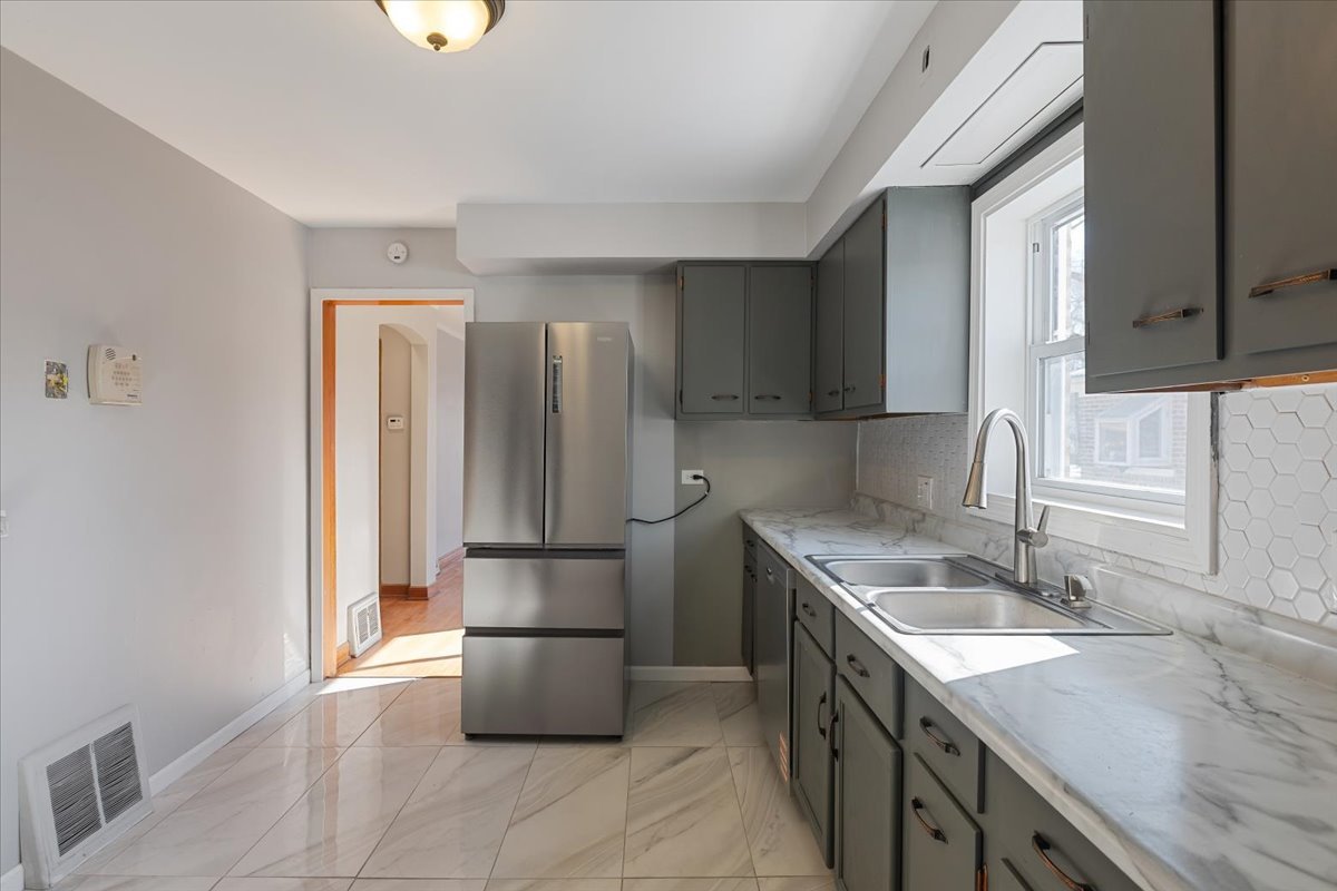 12226 South Racine Avenue Chicago, IL 60643 - Photo 10 of 28