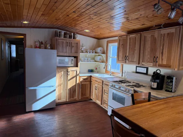 $50,000 | 1930 Hideaway Hills Lane, Unit 8, Lansing, IA 52151