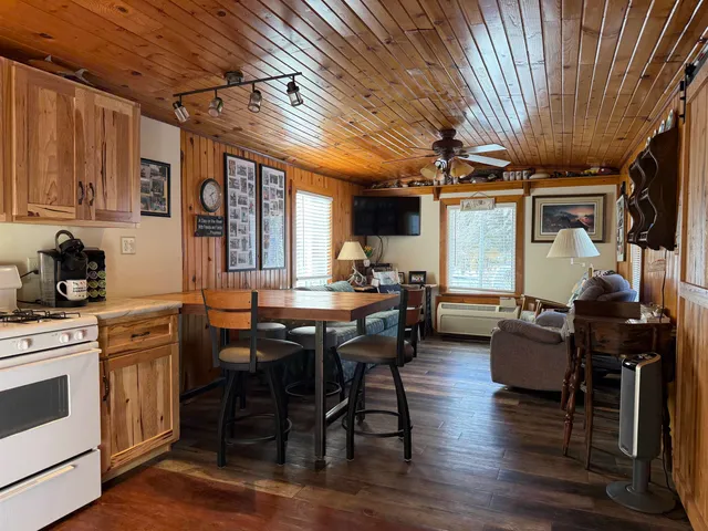 $50,000 | 1930 Hideaway Hills Lane, Unit 8, Lansing, IA 52151