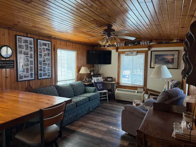 $50,000 | 1930 Hideaway Hills Lane, Unit 8, Lansing, IA 52151