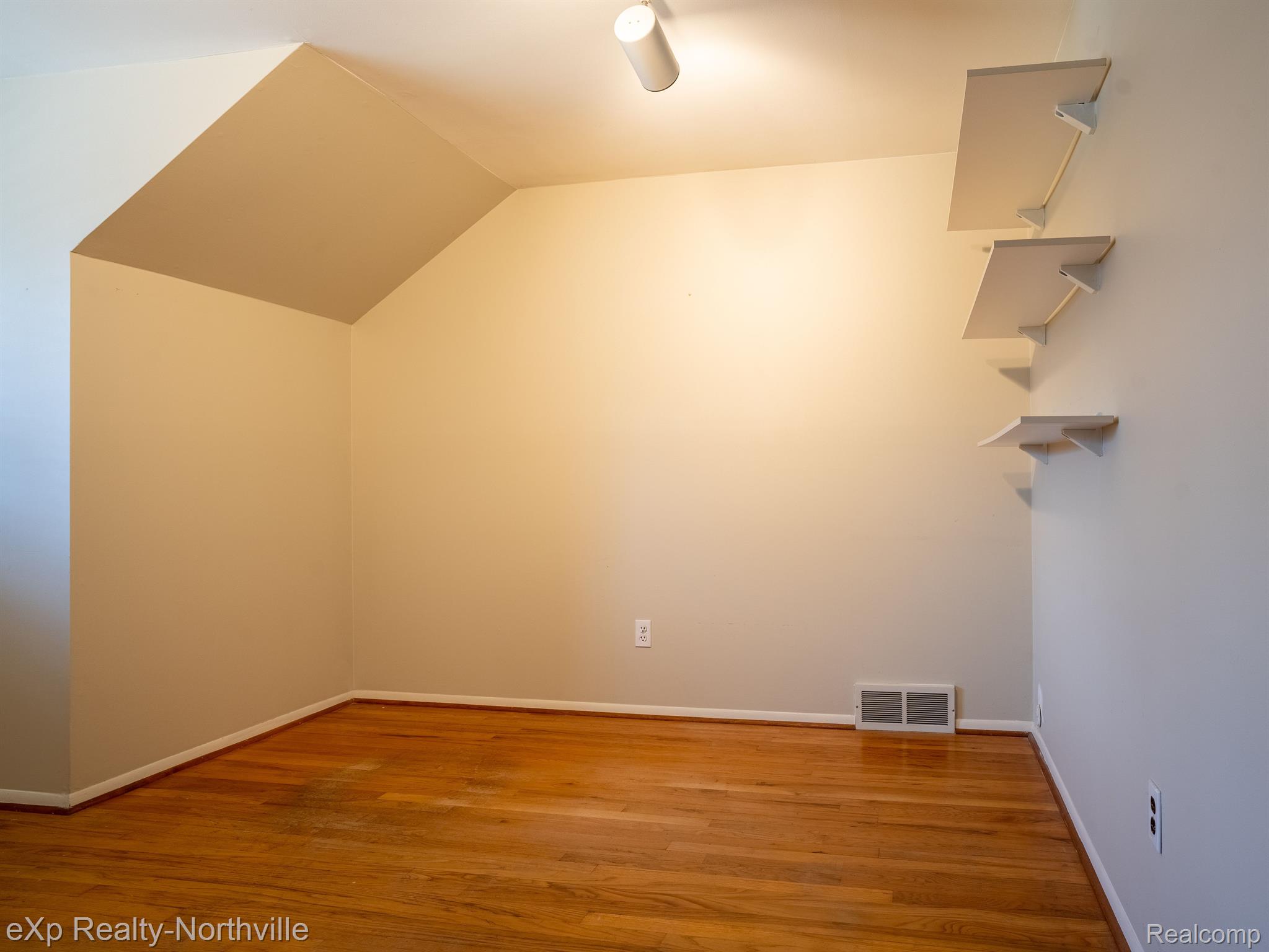 16424 Riverside Drive Livonia, MI 48154 - Photo 45 of 57 Gallery Image 45