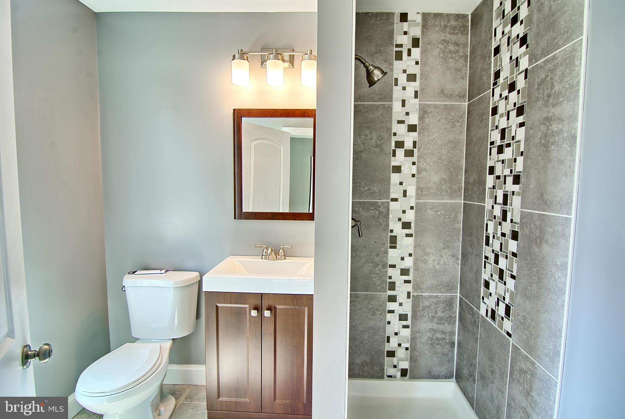4036 Cedardale Road Baltimore, MD 21215 - Photo 22 of 28 Bath